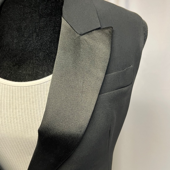 Gorgeous Alexander McQueen Vest - Picture 7 of 10